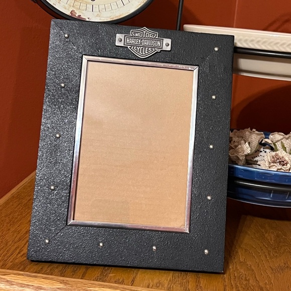 Harley-Davidson Other - Harley-Davidson® 5 x 7 Black Resin Tabletop Photo Frame Bar & Shield Logo